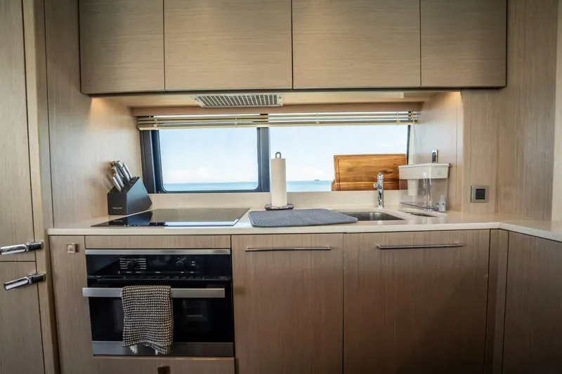 Slide: The Image of Sunseeker 76 Yacht 2018 - 5661095