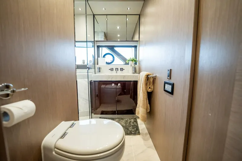 Slide: The Image of Sunseeker 76 Yacht 2018 - 5661120