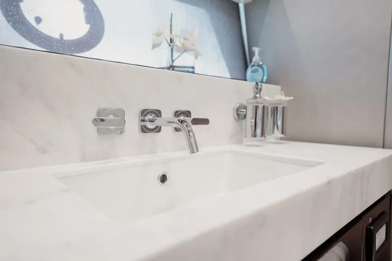 Slide: The Image of Sunseeker 76 Yacht 2018 - 5661121