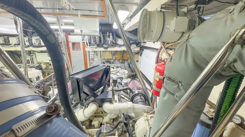 Slide: The Image of Motor Yacht 82MY 2001 - 5652828