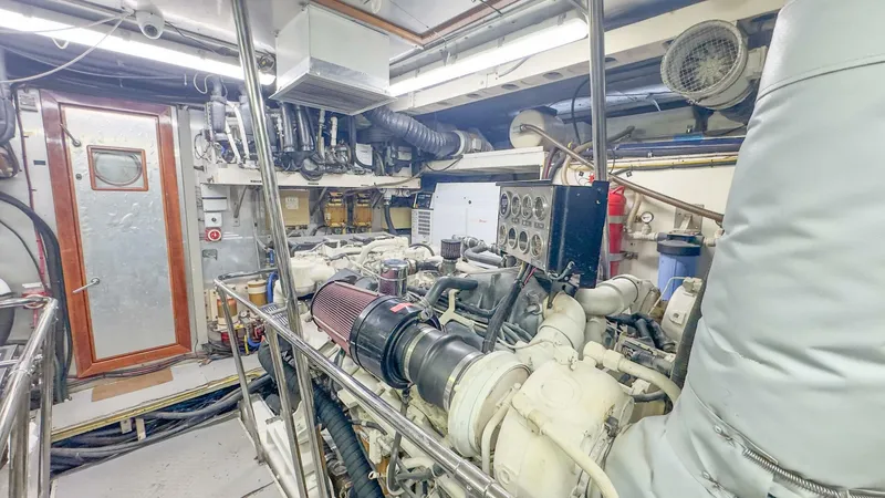 Slide: The Image of Motor Yacht 82MY 2001 - 5652830