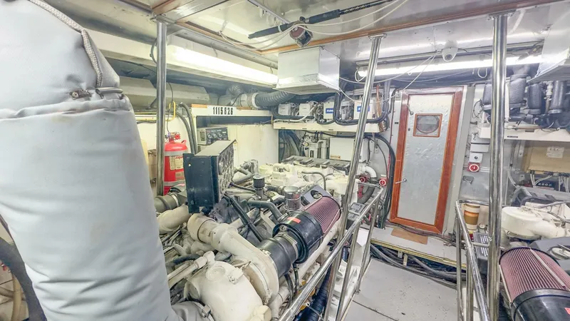 Slide: The Image of Motor Yacht 82MY 2001 - 5652829