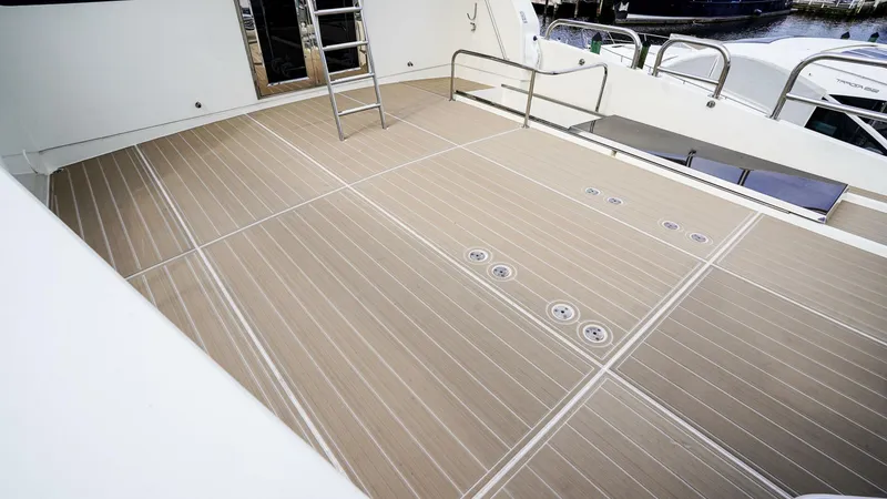 Slide: The Image of Motor Yacht 82MY 2001 - 5842699