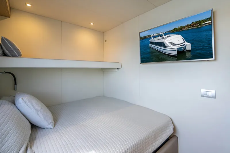 Slide: The Image of 2017 Overblue 58 Powercat - 5653209