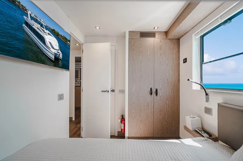 Slide: The Image of 2017 Overblue 58 Powercat - 5653210