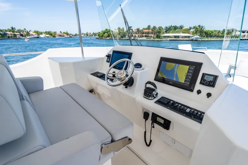 Slide: The Image of 2017 Overblue 58 Powercat FB Helm Helm - 5653240