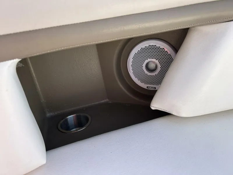 Slide: The Image of Sea Ray 270 SLX 2013 - 5664087