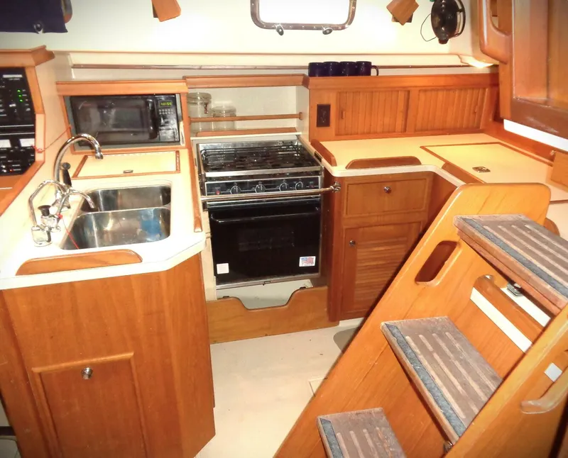 Slide: The Image of Island Packet 420 2002 - 5661288