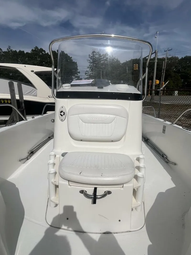 Slide: The Image of Boston Whaler 230 DAUNTLESS 2008 - 5659874