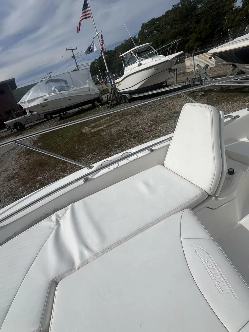 Slide: The Image of Boston Whaler 230 DAUNTLESS 2008 - 5659871