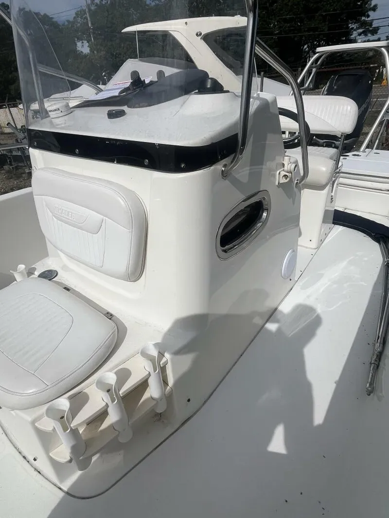 Slide: The Image of Boston Whaler 230 DAUNTLESS 2008 - 5659872