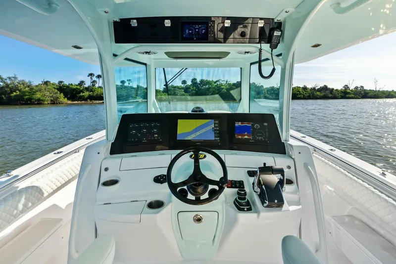 Slide: The Image of HCB 42 Lujo 2023 - 5772977