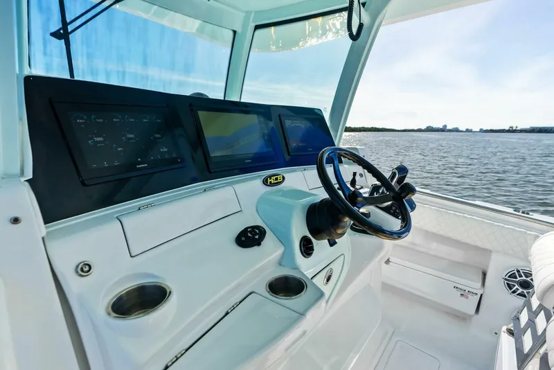 Slide: The Image of HCB 42 Lujo 2023 - 5772980