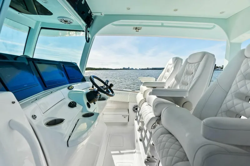 Slide: The Image of HCB 42 Lujo 2023 - 5772984