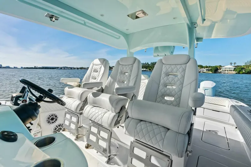 Slide: The Image of HCB 42 Lujo 2023 - 5772986