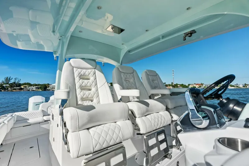 Slide: The Image of HCB 42 Lujo 2023 - 5772987