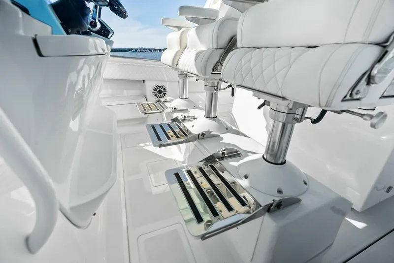 Slide: The Image of HCB 42 Lujo 2023 - 5772989