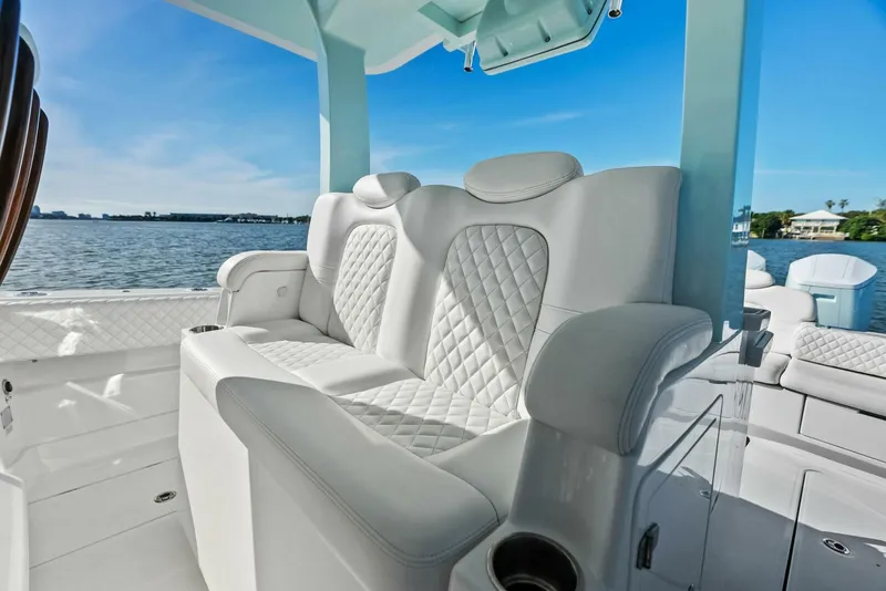 Slide: The Image of HCB 42 Lujo 2023 - 5772992