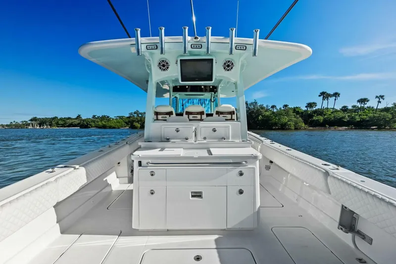 Slide: The Image of HCB 42 Lujo 2023 - 5772993