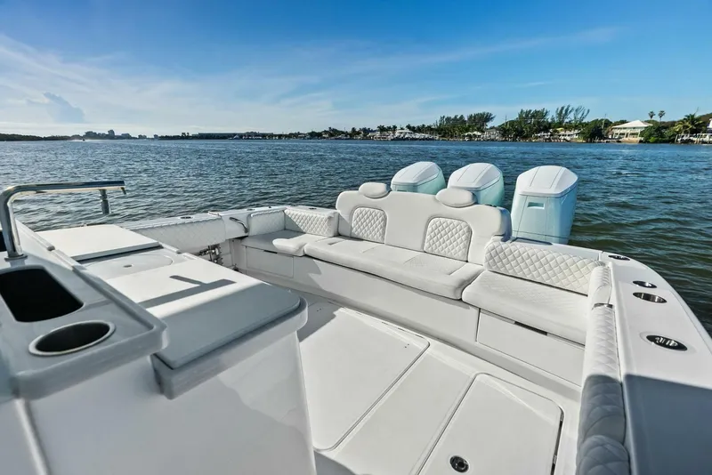 Slide: The Image of HCB 42 Lujo 2023 - 5772997