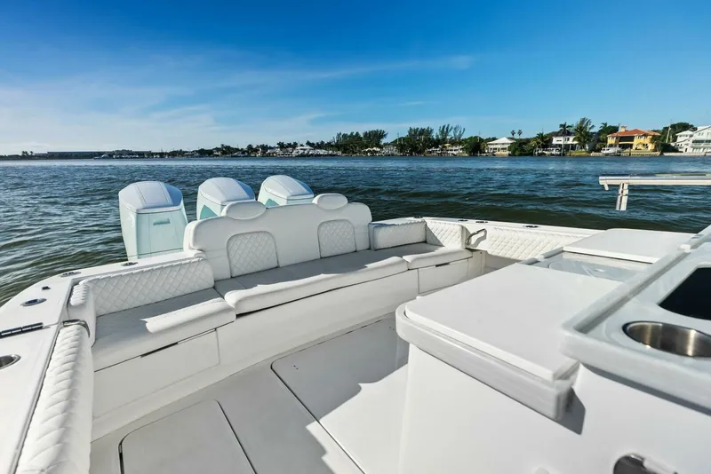 Slide: The Image of HCB 42 Lujo 2023 - 5772999