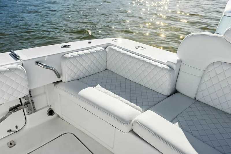 Slide: The Image of HCB 42 Lujo 2023 - 5773000