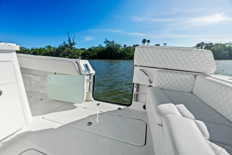 Slide: The Image of HCB 42 Lujo 2023 - 5773002