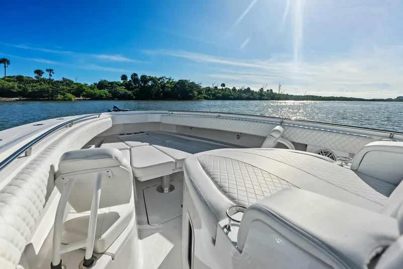 Slide: The Image of HCB 42 Lujo 2023 - 5773012