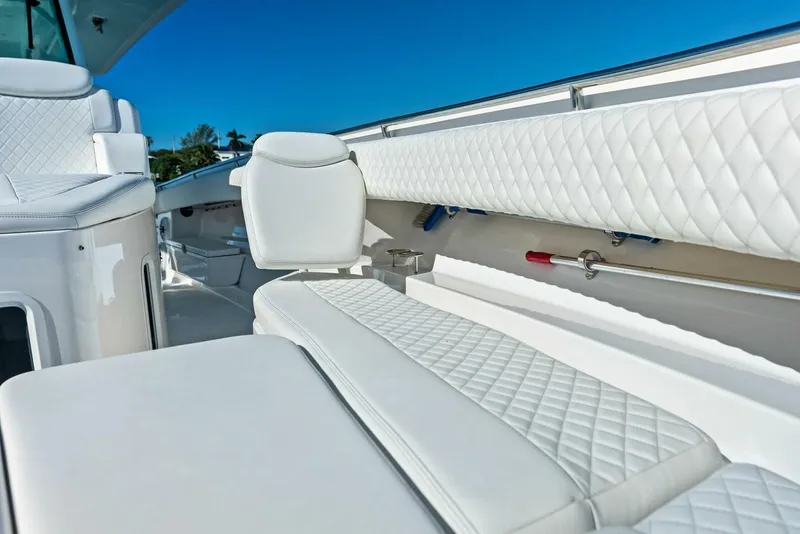 Slide: The Image of HCB 42 Lujo 2023 - 5773015