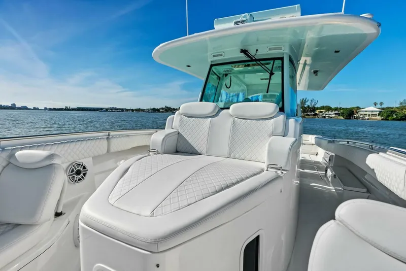 Slide: The Image of HCB 42 Lujo 2023 - 5773020