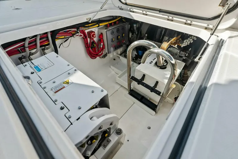 Slide: The Image of HCB 42 Lujo 2023 - 5773033