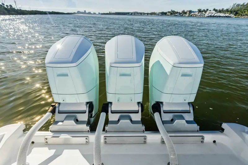 Slide: The Image of HCB 42 Lujo 2023 - 5773037