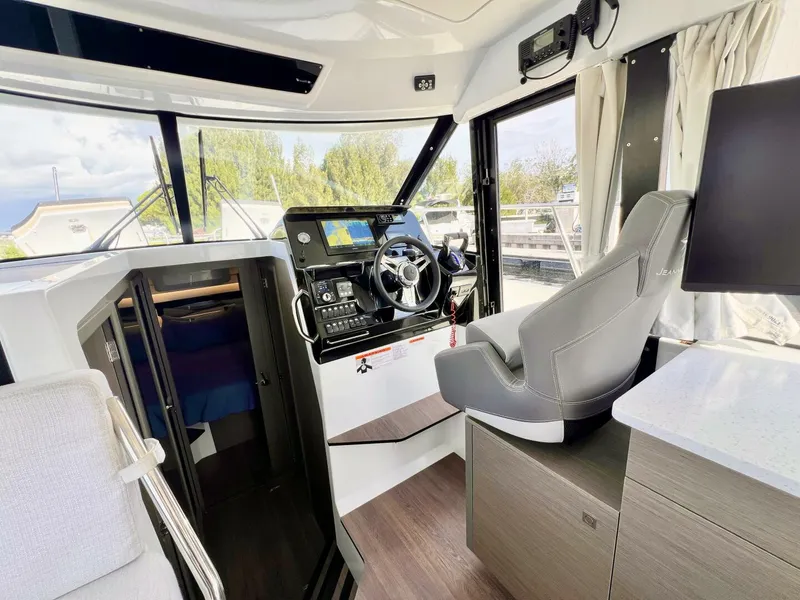 Slide: The Image of Jeanneau NC 1095 Fly 2025 - 5660114