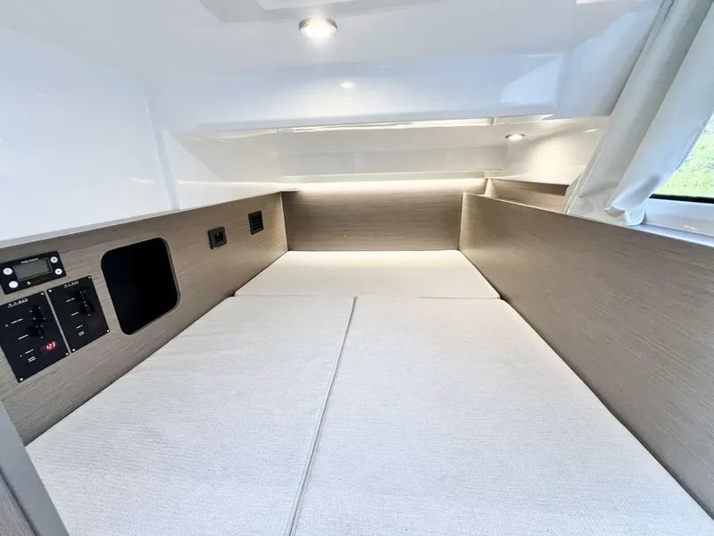 Slide: The Image of Jeanneau NC 1095 Fly 2025 - 5660135