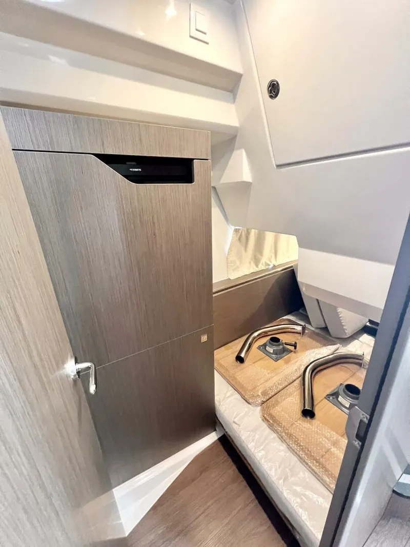 Slide: The Image of Jeanneau NC 1095 Fly 2025 - 5660109