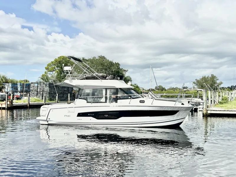 Slide: The Image of Jeanneau NC 1095 Fly 2025 - 5660133