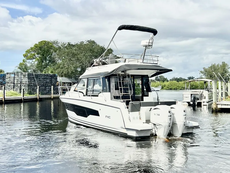 Slide: The Image of Jeanneau NC 1095 Fly 2025 - 5660128