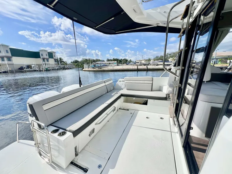 Slide: The Image of Jeanneau NC 1095 Fly 2025 - 5660110