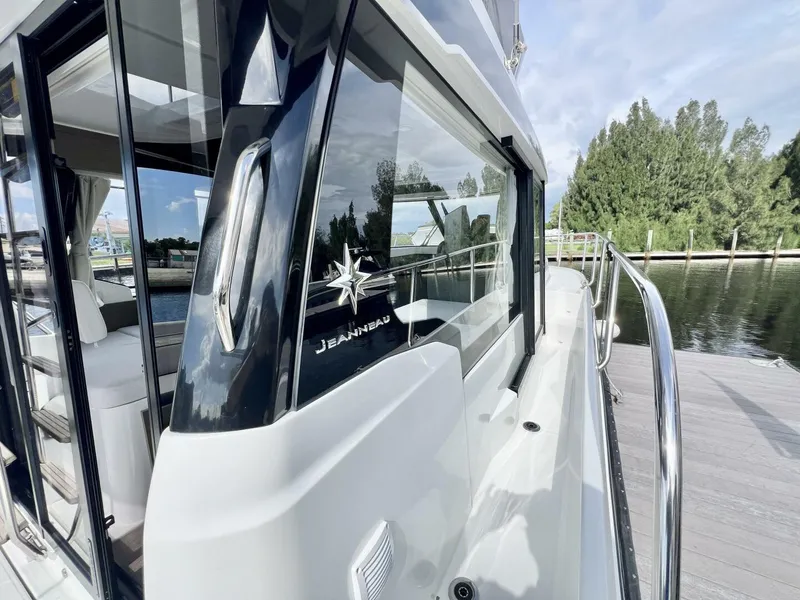 Slide: The Image of Jeanneau NC 1095 Fly 2025 - 5660117