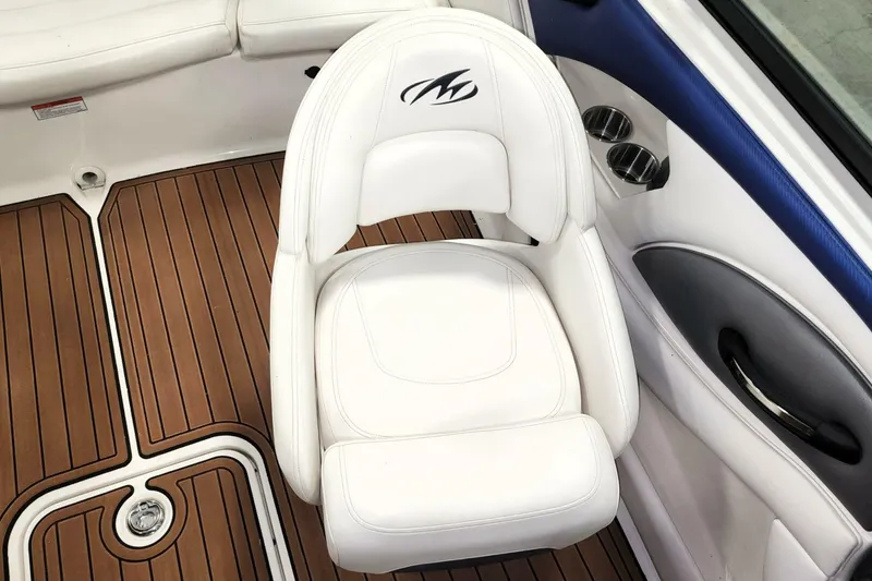 Slide: The Image of Companion Seat 2014 Monterey 204 FSX -RGFMC688E314 - 5660316