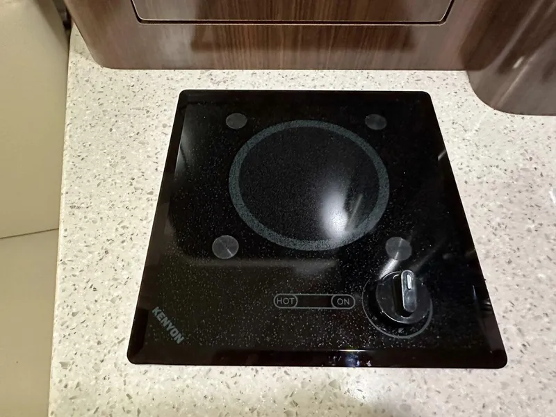 Slide: The Image of Regal 28 Express 2018 - 5660697