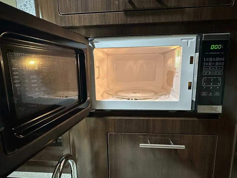 Slide: The Image of Regal 28 Express 2018 - 5660699