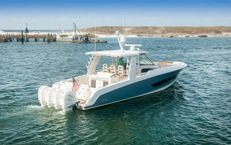 Slide: The Image of 2018 42 Boston Whaler 420 Outrage The Tyder II Engines (3) - 5661225