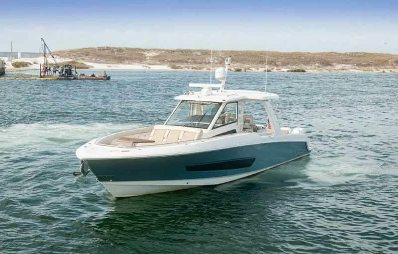 Slide: The Image of 2018 42 Boston Whaler 420 Outrage The Tyder II Bow (4) - 5661230