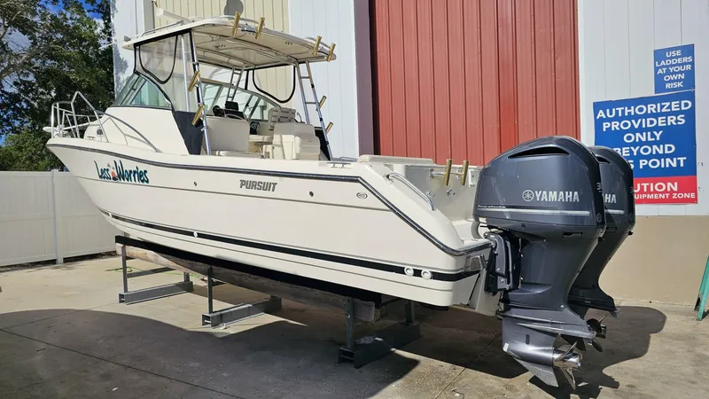 Slide: The Image of Pursuit 3070 Offshore Express 2004 - 5661011