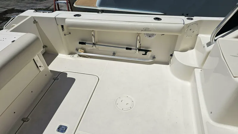 Slide: The Image of Pursuit 3070 Offshore Express 2004 - 5661023