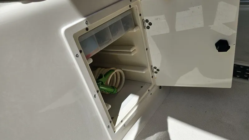 Slide: The Image of Pursuit 3070 Offshore Express 2004 - 5661030