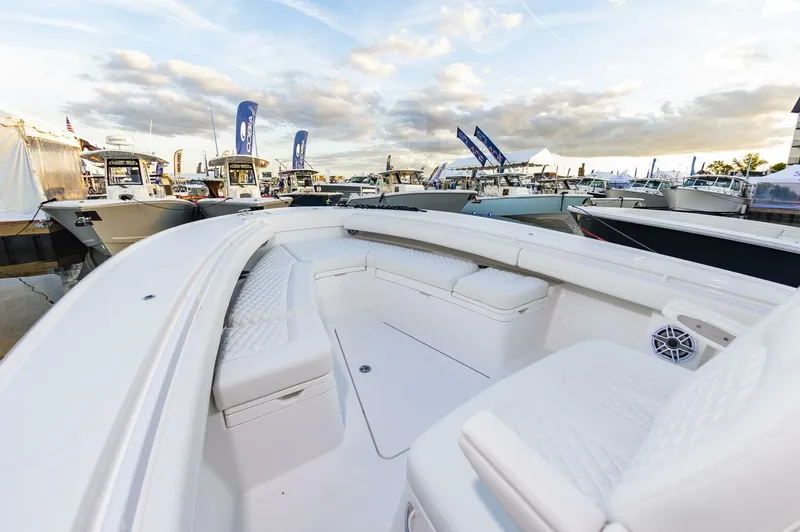 Slide: The Image of 28RegulatorHull775_120 - 5722055