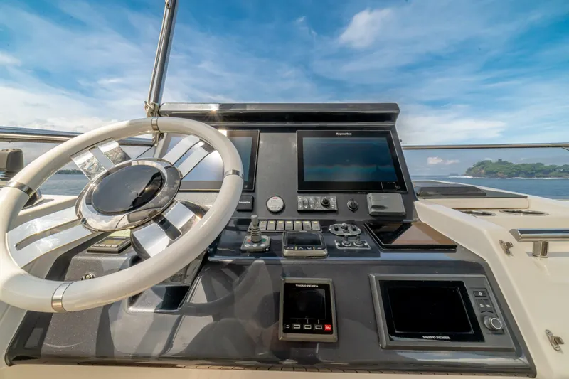 Slide: The Image of 2017 Azimut 77 "Carpe Diem" - 5679053