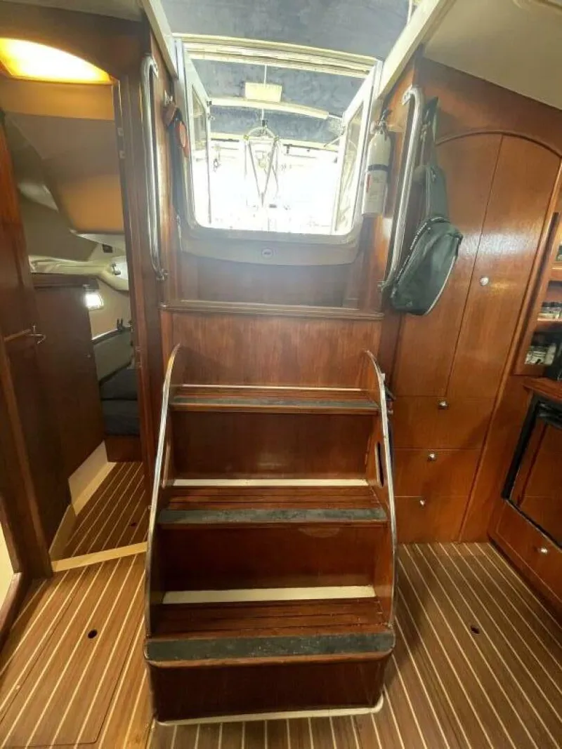 Slide: The Image of Hunter 44 Aft Cockpit 2004 - 5662928